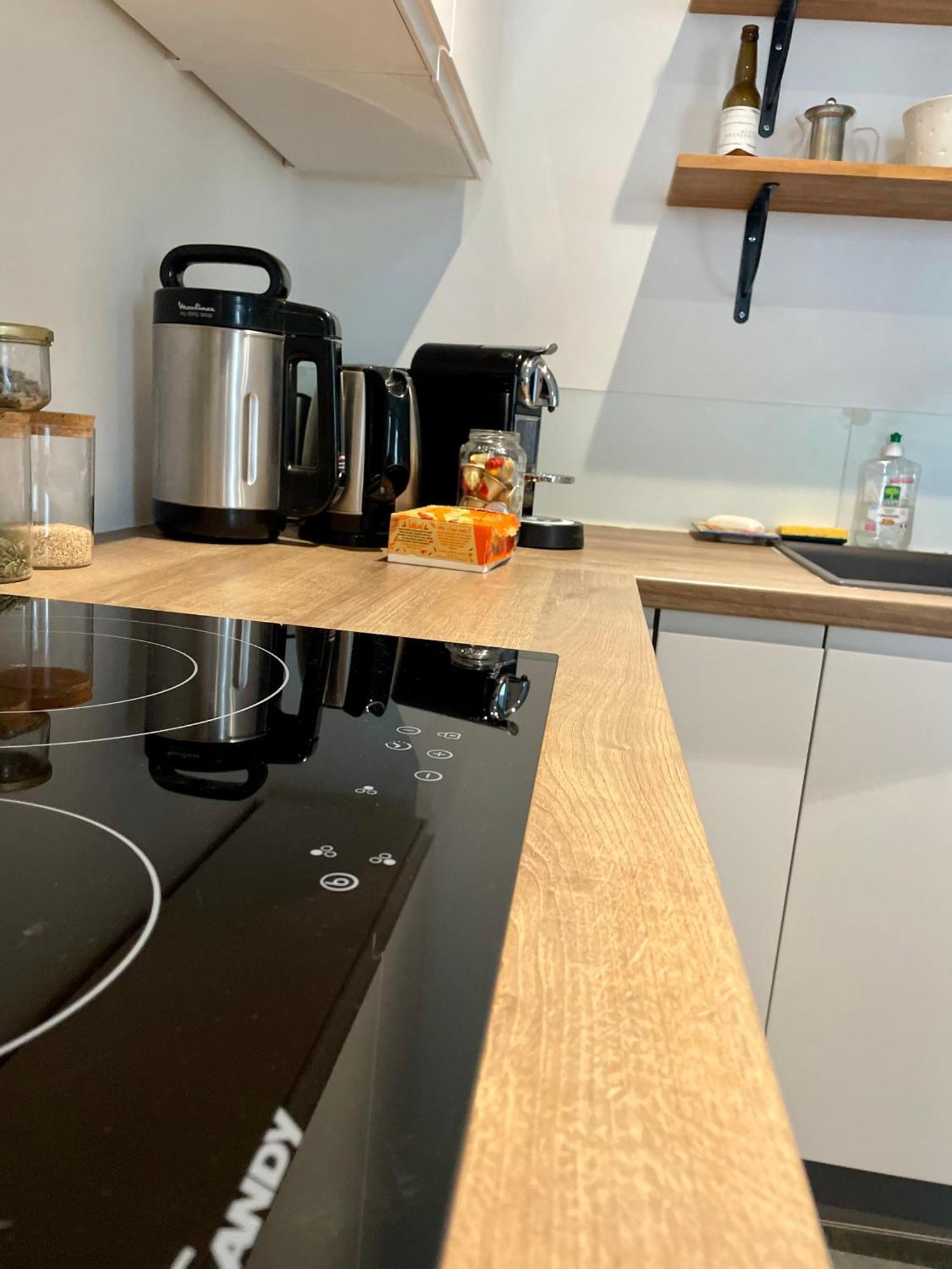 Appartamento Luxuriant Oasis 1br In The Heart Of Montmartre *